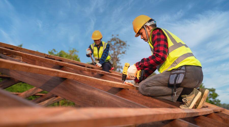 Professional Flat Roofing Installation services in Bladensburg, OH